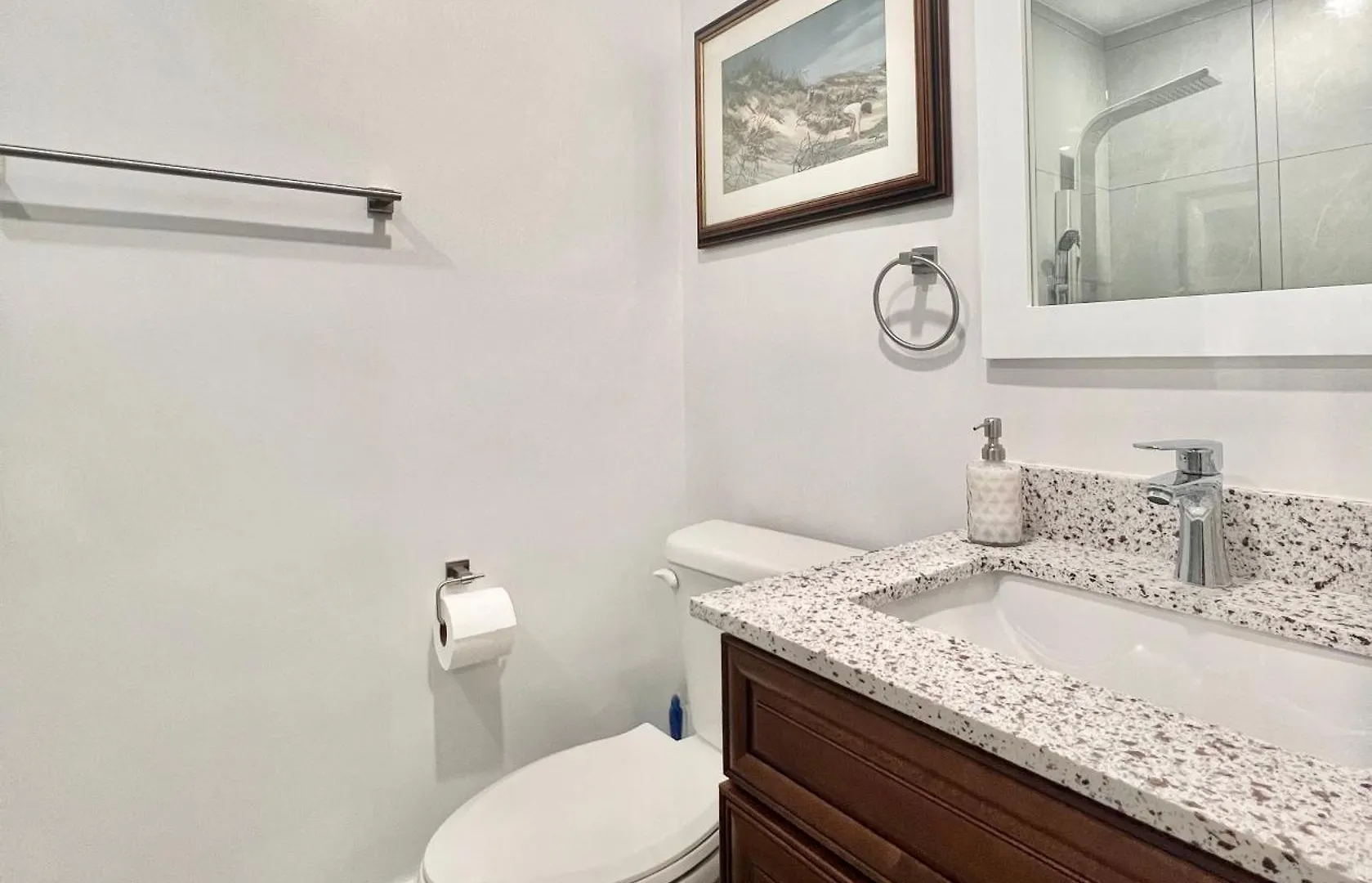 Homestay Upgraded Rooms With Bath 7-Min To Subway Near Downsview Rogers Stadium Toronto Canada