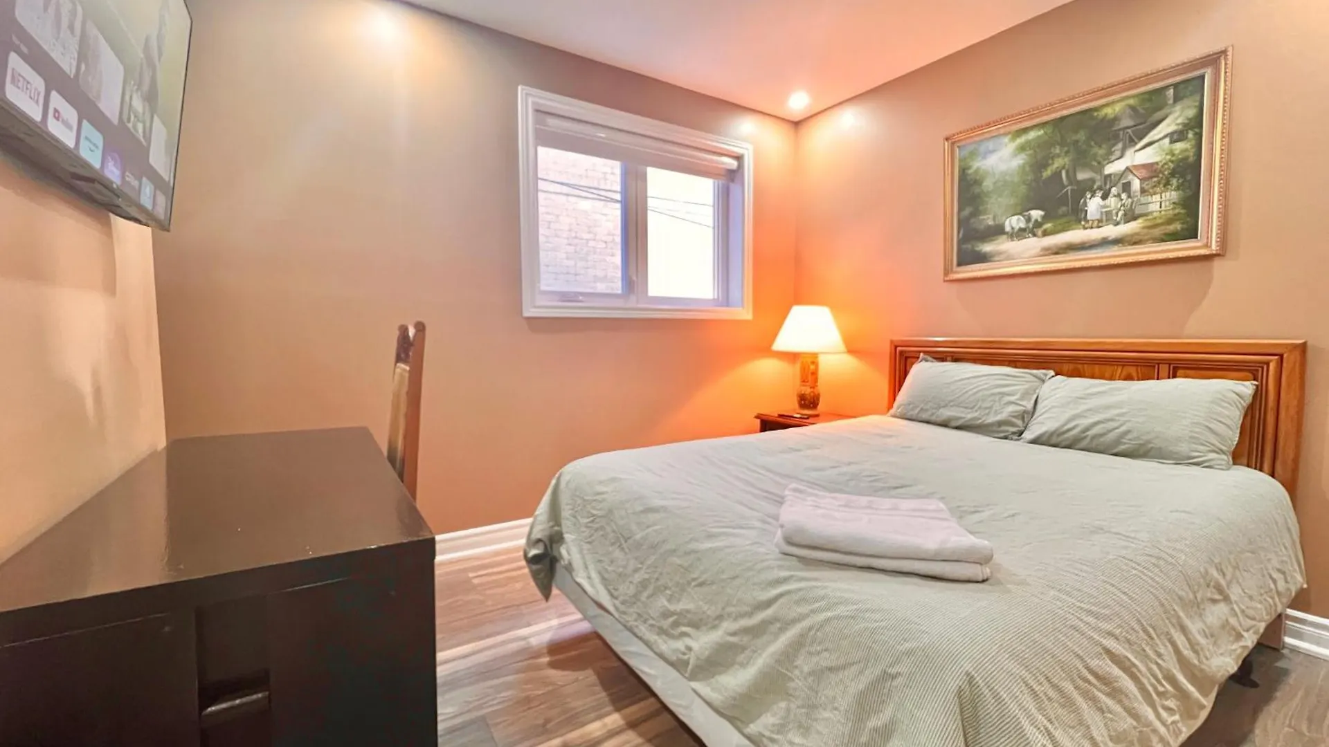 Upgraded Rooms With Bath 7-Min To Subway Near Downsview Rogers Stadium Toronto