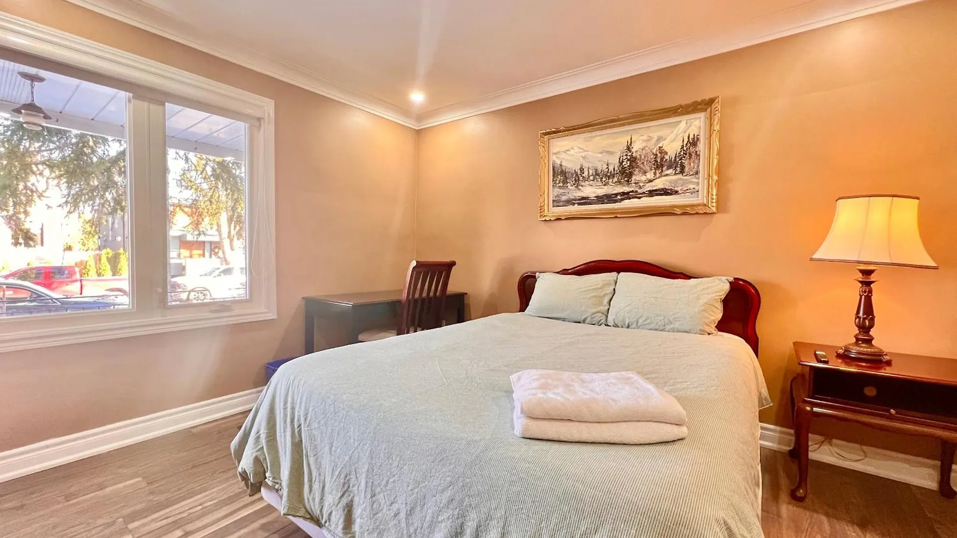 Homestay Upgraded Rooms With Bath 7-Min To Subway Near Downsview Rogers Stadium Toronto
